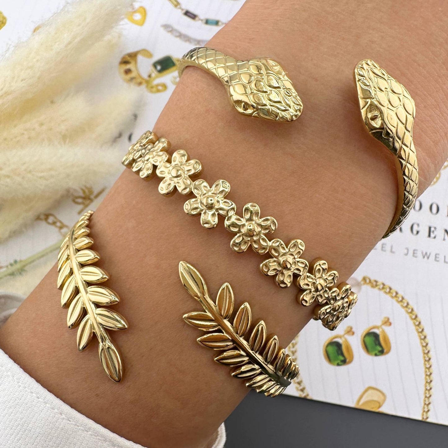 18K gold plated Stainless steel  Flowers bracelet, Intensity