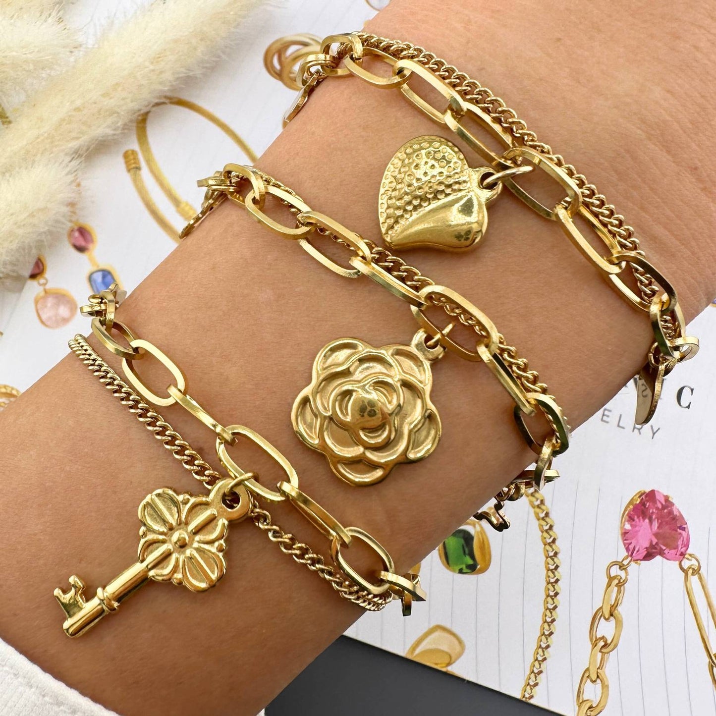 18K gold plated Stainless steel  Flowers bracelet, Intensity